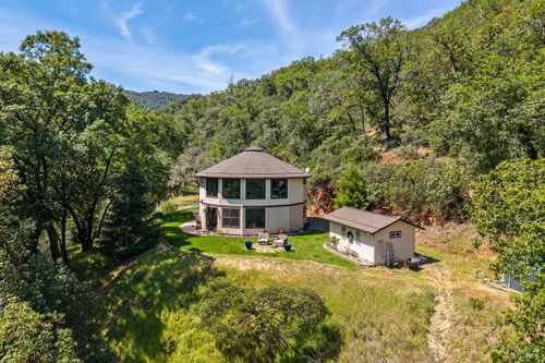 850 Doolan Canyon Dr, Ukiah, CA, 95482-6305 | Card Image