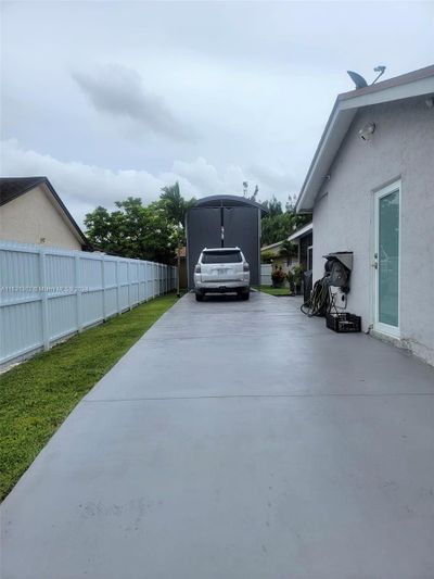 12367 Sw 194th Ter, House other with 3 bedrooms, 2 bathrooms and null parking in Miami FL | Image 3