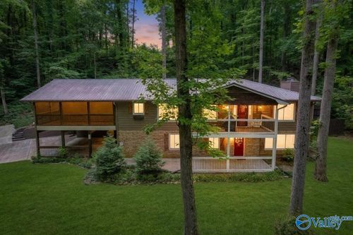 124 Catherine Dr Se, Owens Cross Roads, AL, 35763-9546 | Card Image
