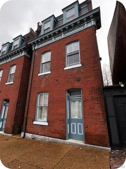 912 Russell Blvd, Saint Louis, MO, 63104-3955 | Card Image