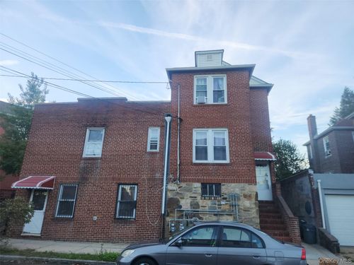 859 Penfield Street, New York, NY, 10470 | Card Image