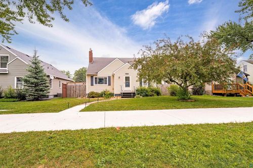 2206 Hammond Ave, Superior, WI, 54880-5021 | Card Image