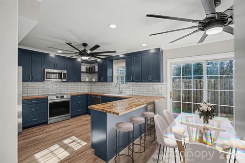 6041 Heath Valley Rd, Charlotte, NC, 28210-4354 | Card Image