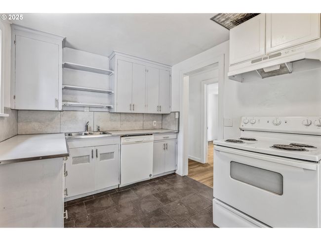 1391 W 5 Th Ave, House other with 3 bedrooms, 1 bathrooms and 1 parking in Eugene OR | Image 10