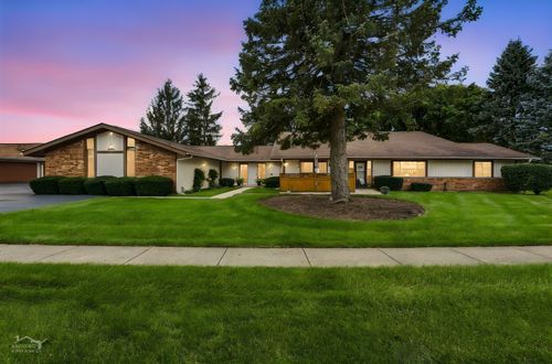 d-4905 W Oakwood Dr, Mchenry, IL, 60050-4900 | Card Image