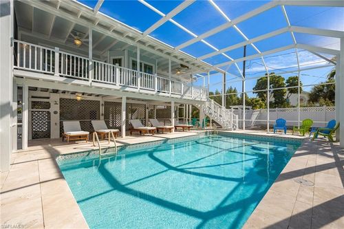 424 Lagoon Dr, SANIBEL, FL, 33957-7204 | Card Image