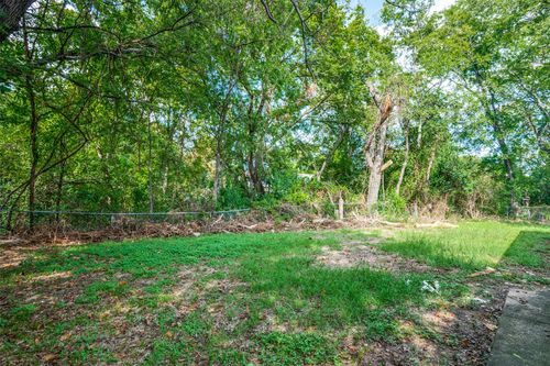 612 Henderson Cir, Garland, TX, 75040-7355 | Card Image