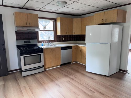 2-7 Grand St, Warwick, NY, 10990-1007 | Card Image