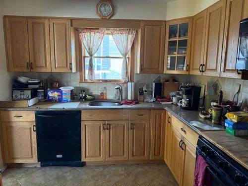 216 Hill Ave, Elmont, NY, 11003-3003 | Card Image