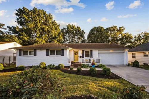 1105 85th Ter, Kansas City, MO, 64114-2719 | Card Image