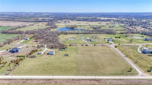2063 Hedgehill Dr, Bates City, MO, 64011 | Card Image
