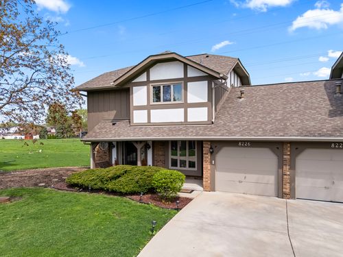 8226 Millbank Dr, Orland Park, IL, 60462-1726 | Card Image