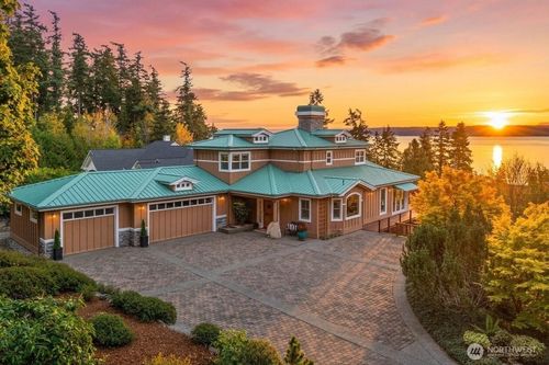 21322 President Point Rd Ne, Kingston, WA, 98346-9172 | Card Image