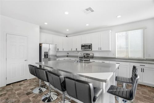 5725 Saltrock Grove St, North Las Vegas, NV, 89081-5640 | Card Image