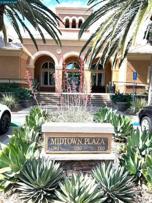 352-1310 Saddle Rack St, San Jose, CA, 95126-5108 | Card Image