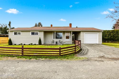 324 Wyman Dr, Yakima, WA, 98902 | Card Image
