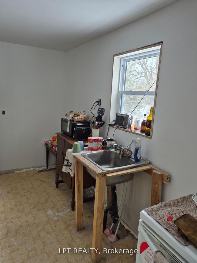 474 Main St, House other with 3 bedrooms, 2 bathrooms and 2 parking in Newburgh ON | Image 11