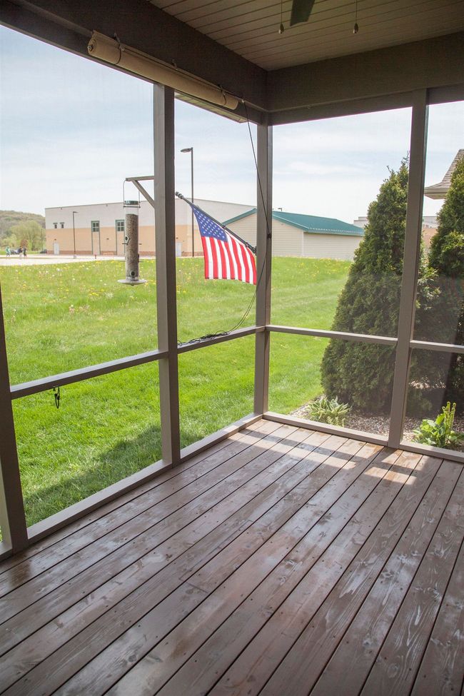 66 Berdella Court, Condo with 2 bedrooms, 3 bathrooms and null parking in CROSS PLAINS WI | Image 5