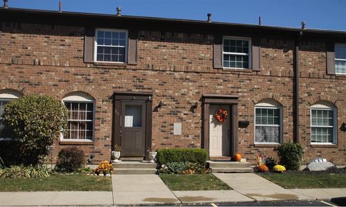 16d-86 Tarryton Ct W, Columbus, OH, 43228-1513 | Card Image