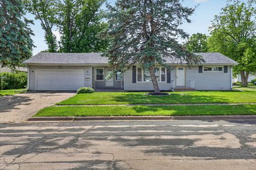 908 Bauch Ave, FREEPORT, IL, 61032-4829 | Card Image