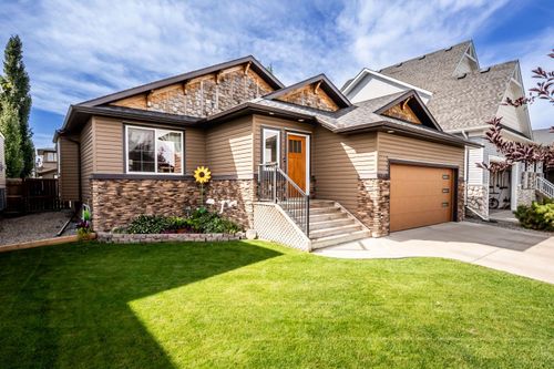 625 Hampshire Way Ne, High River, AB, T1V0B2 | Card Image