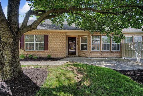 5051 Twin Lakes Cir, Englewood, OH, 45315-8760 | Card Image