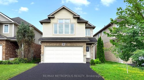 8596 Milomir St, Niagara Falls, ON, L2H0B6 | Card Image
