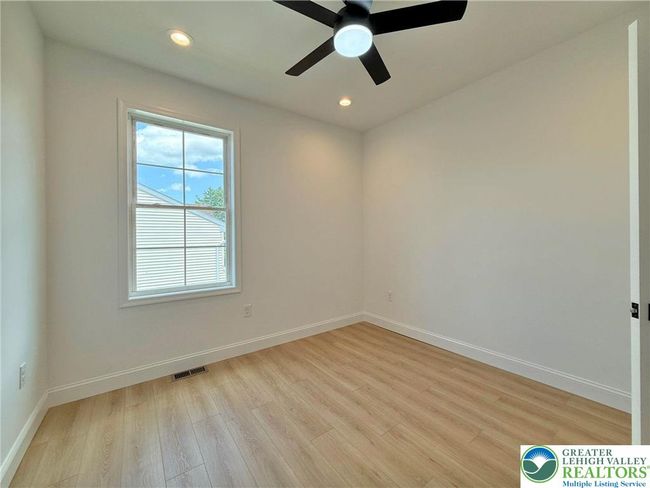 9858 Old 22, House other with 4 bedrooms, 4 bathrooms and null parking in Breinigsville PA | Image 18