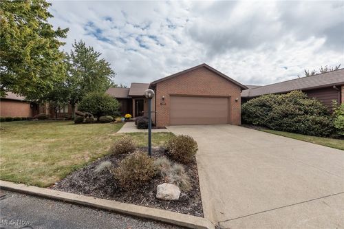 2154 Prestwick Dr, Uniontown, OH, 44685-7546 | Card Image