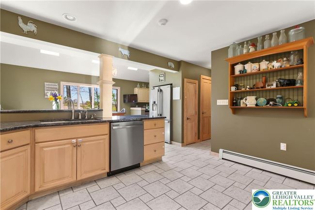 Well Appointed Kitchen | Image 22