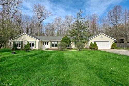 8873 Cooley Road, Ravenna, OH, 44266 | Card Image