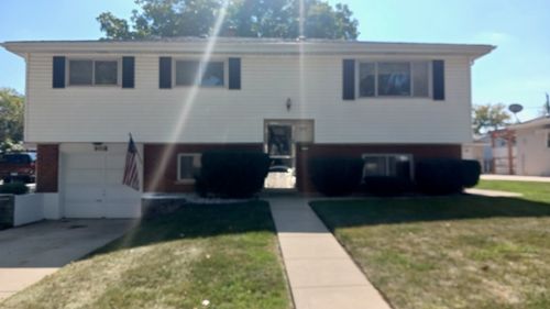 433 W Diversey Ave, Addison, IL, 60101-3441 | Card Image