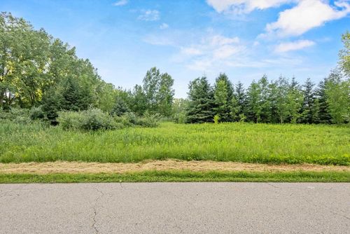 5782 Wood Brook Circle, LITTLE SUAMICO, WI, 54141 | Card Image