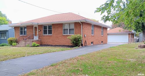 1011 Jefferson St, Pekin, IL, 61554-1640 | Card Image