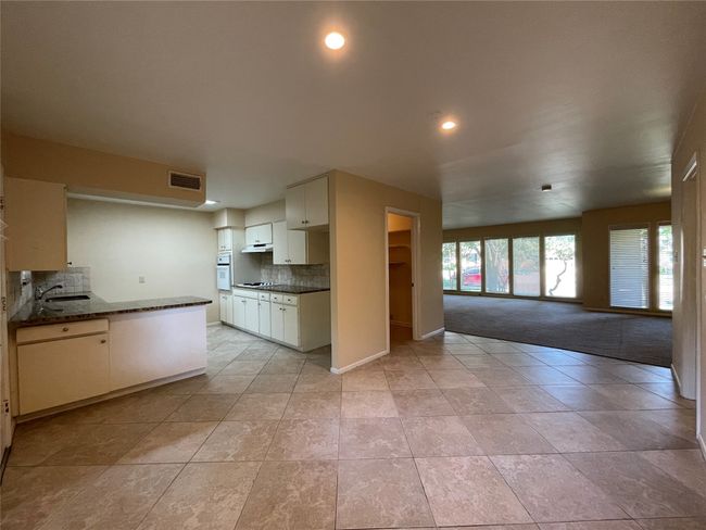Open Kitchen, Dining, Living | Image 7