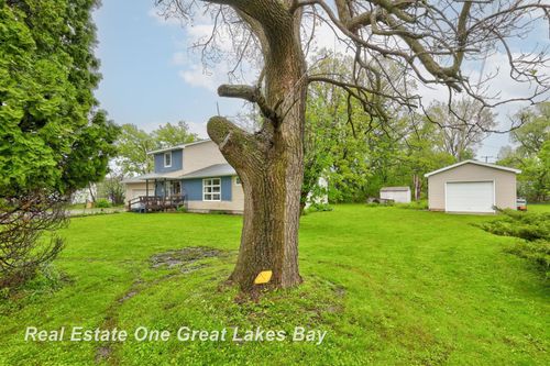 959 N Cass Ave, Vassar, MI, 48768-1406 | Card Image