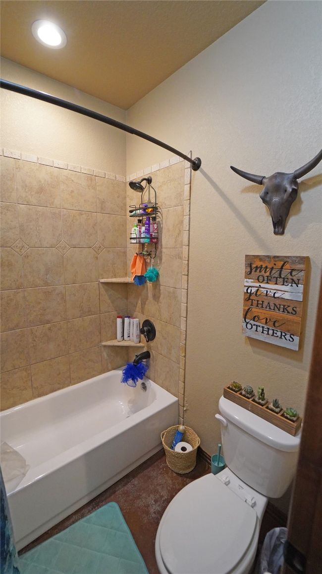 2505 Lazy Bend Rd, Home with 5 bedrooms, 3 bathrooms and null parking in Brock TX | Image 15