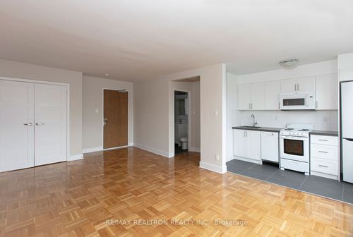 402-1545 Bathurst St, Toronto, ON, M5P3H6 | Card Image