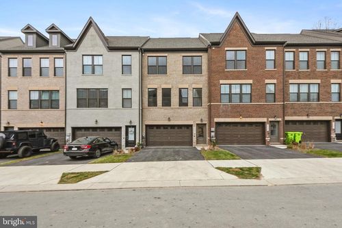 3531 Stella Blue Dr, HYATTSVILLE, MD, 20782-2451 | Card Image