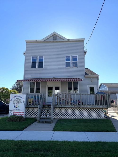 144 N Spring St, Columbus, WI, 53925-1533 | Card Image