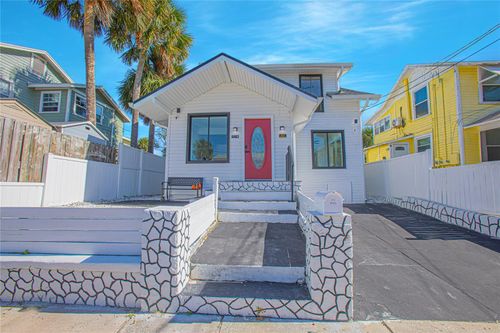 207 S Oleander Ave, Daytona Beach, FL, 32118-4325 | Card Image