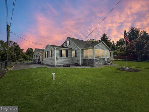 4 Albert Ave, Bordentown, NJ, 08505-4607 | Card Image
