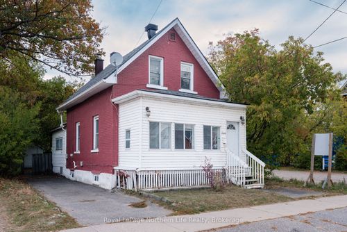 {{alt}} | Card Image