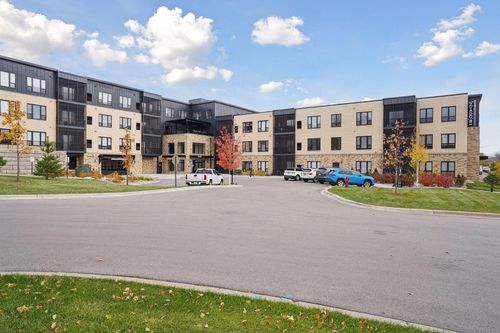 apt-105-1948 W Wayzata Blvd, Long Lake, MN, 55356-5506 | Card Image