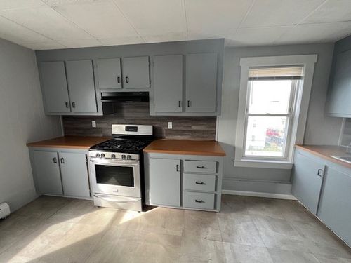 3r-67 Flint St, Fall River, MA, 02723-5620 | Card Image