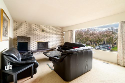 437 E 55th Ave, Vancouver, BC, V5X1N3 | Card Image