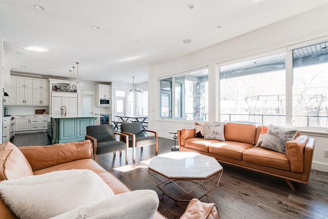 6440 Laurentian Way Sw, House detached with 4 bedrooms, 4 bathrooms and 6 parking in Calgary AB | Image 8