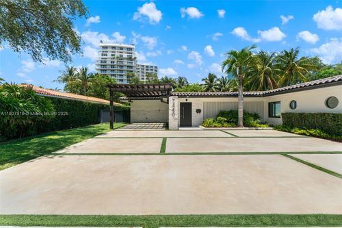 4250 Bay Point Rd, Miami, FL, 33137-3308 | Card Image