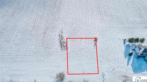 124 Kaukis Dr, Le Sueur, MN, 56058-2164 | Card Image