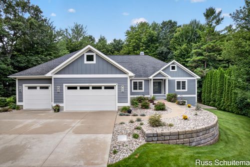 6335 Silverton Ct, Norton Shores, MI, 49444-7725 | Card Image